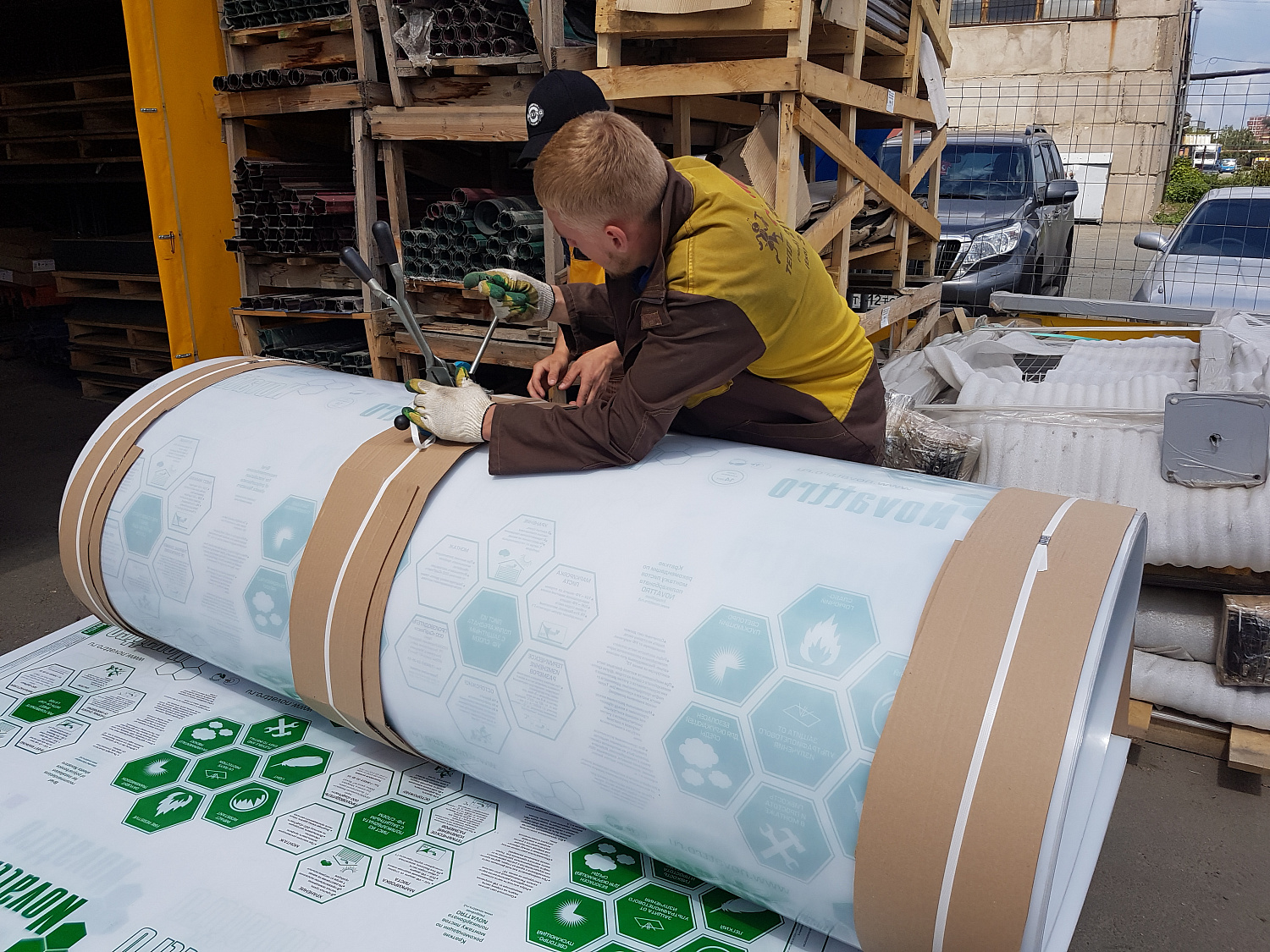 Правильное хранение и погрузка сотового поликарбоната